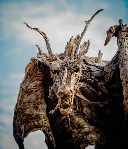 Artist Transforms Driftwood into Stunning Sculptures of Animals in Motion