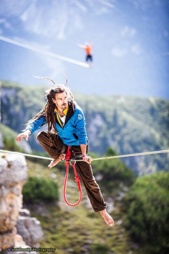 Adventure-Seekers Hang Out in Hammocks Strung Up at Dizzying Heights