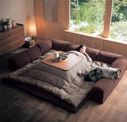 Cozy Japanese Table Offers the Comfort of a Giant Warm Bed
