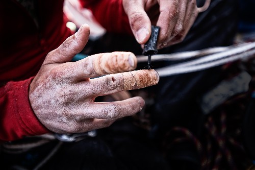 Chasing History, Yosemite Climbers Sand and Superglue Their Fingers