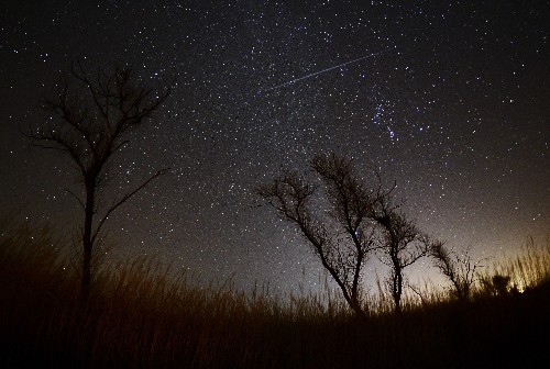 Supermoon Meteors and 7 More Can’t-Miss Sky Events in December