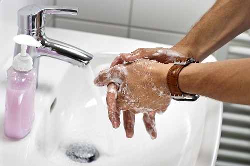 Washing Hands in Hot Water Wastes Energy, Study Says