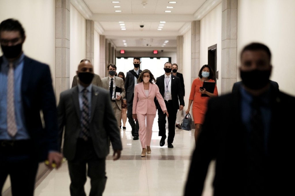 Pelosi, White House battle over Postal Service legislation