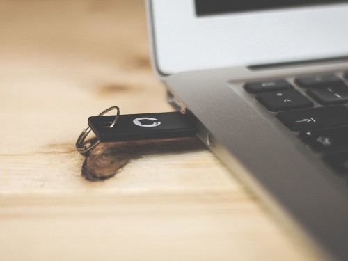 Build a portable computer on a USB stick