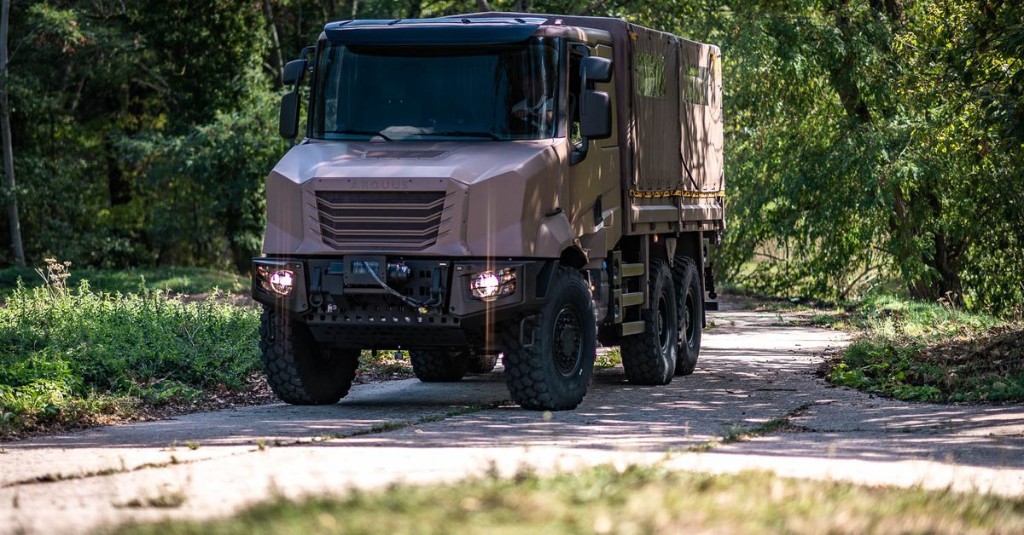 France’s new military trucks can form a convoy with just one driver