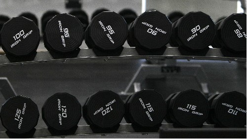 Lighter weights do as much for building muscle as heavier ones, new research says