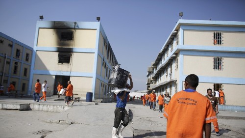 In more than half of Mexico’s prisons, inmates have taken control
