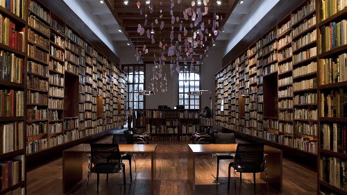 How to access free and legal copies of English and American classic literature online