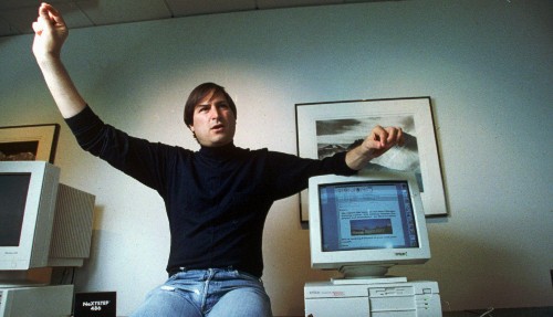 Watch a young Steve Jobs explain why most professional managers are “bozos”