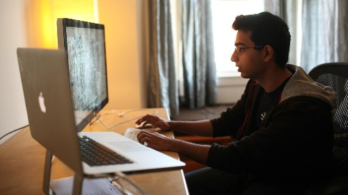 Work from home people earn more, quit less, and are happier than their office-bound counterparts