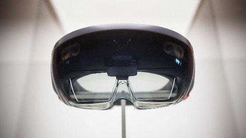 The most glaring drawback to Microsoft’s HoloLens goggles