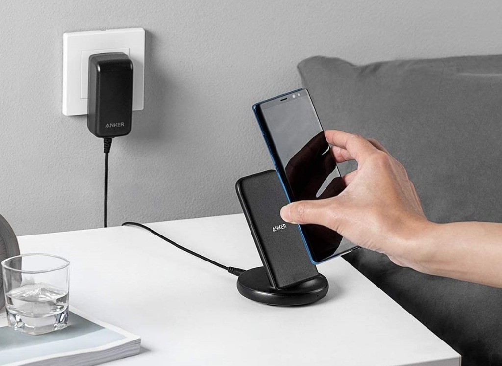Here's How Wireless Charging Works (Plus: Two Chargers Worth Buying)