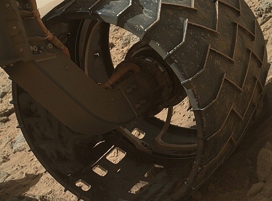 Mars Curiosity Rover becomes a Lego set, while real rover wheels suffer damage