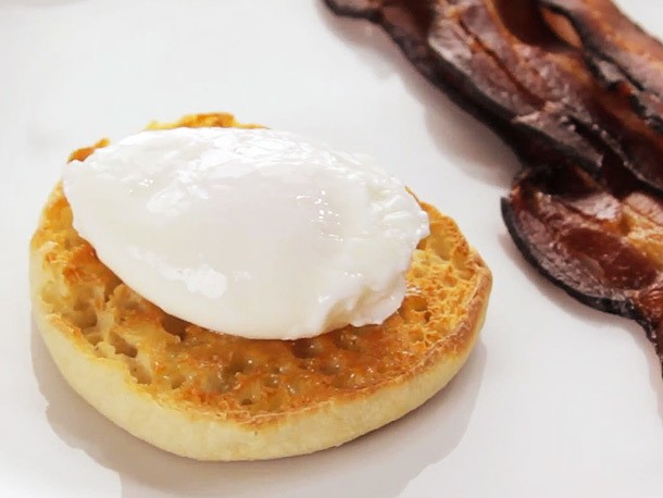 Foolproof Poached Eggs Recipe
