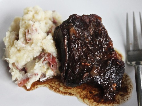Balsamic-Brown Sugar Short Ribs With Garlic Mashed Potatoes Recipe