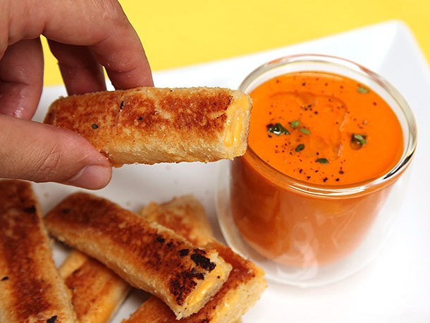 Serious Entertaining: Grilled Cheese Roll-Ups for a Crowd