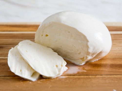 How to Make Fresh Mozzarella From Scratch