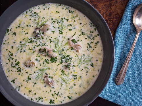 Oyster Stew: A Comforting Winter Soup in Just 20 Minutes