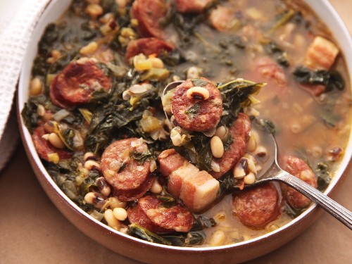 Make These Black Eyed Peas With Kale and Andouille for a Simple One-Pot Dinner