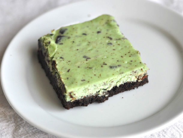 Mint Chocolate Chunk Cheesecake Bars Recipe