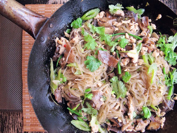 Glass Noodles with Chicken and Mushrooms Recipe
