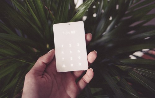 Light Phone:一款只能接打电话的“反智能”手机