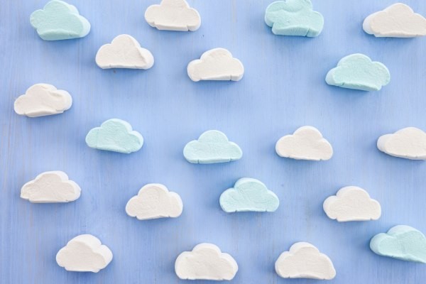 Predicting the next Slack: Finding sticky cloud apps with cult-like followings