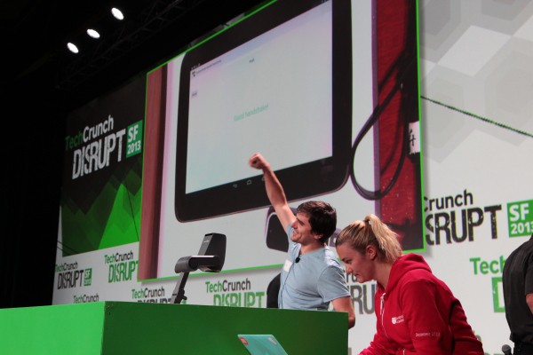 Secret Handshake Lets You Pay With Hand Gestures And Leap Motion – No Phone Or Card Required