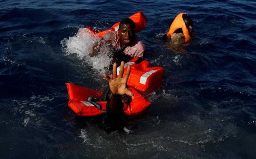More than 8,000 migrants rescued in Mediterranean and brought to Italy over Easter long weekend
