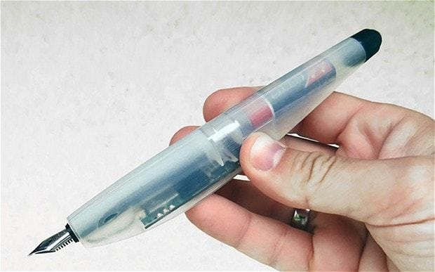 Digital pen spell checks handwritten notes as you write