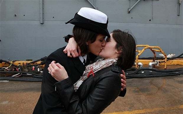 Women more likely to be bisexual, study finds