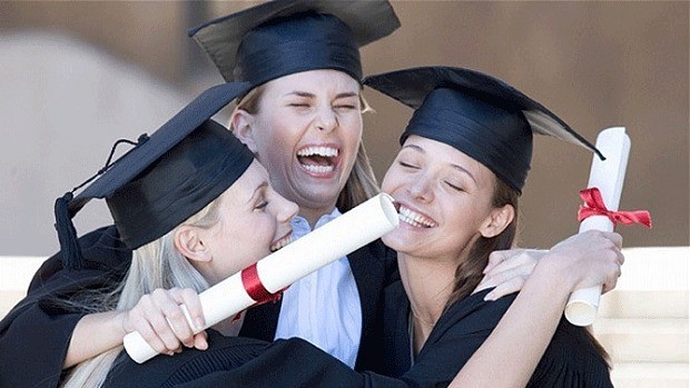 Men's happiness in later life is determined by the age of 27
