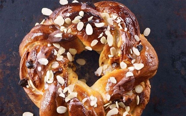 Paul Hollywood's apricot couronne recipe