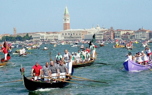 Venice mayor threatens tourists with a night in the cells after visitor jumps off Rialto bridge and smashes into water taxi