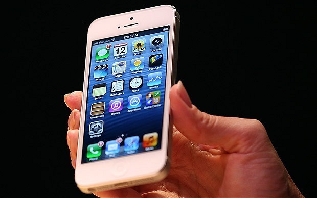 Smartphones and tablets need 'bedtime mode' to improve children's sleep