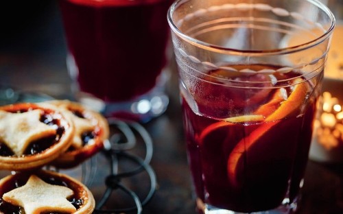 Mary Berry's Christmas mulled wine