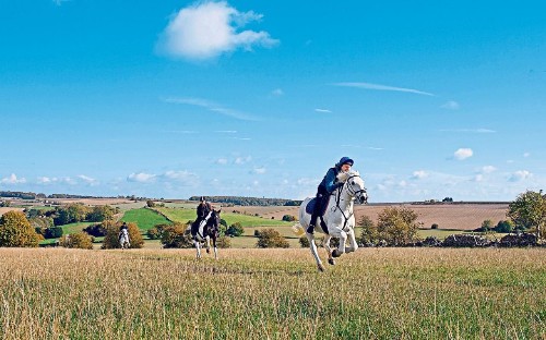 A Cotswolds tour on horseback - with Fiona Bruce
