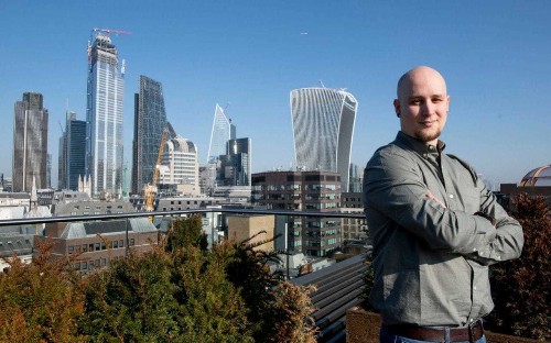 ‘How I quit my job and ended up earning £100,000 a year investing'