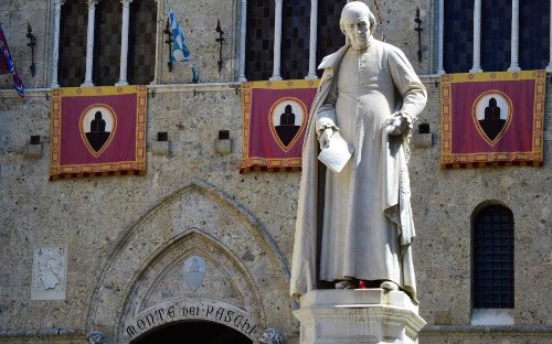 World's oldest bank Monte dei Paschi wins support for £4.25bn cash call