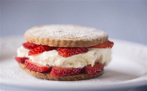 Strawberry and elderflower trifles recipe