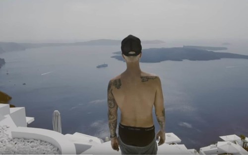 11 amazing music videos that will make you want to travel