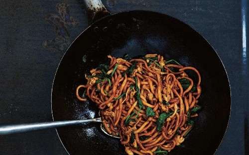 Shanghai stir-fried chunky noodles