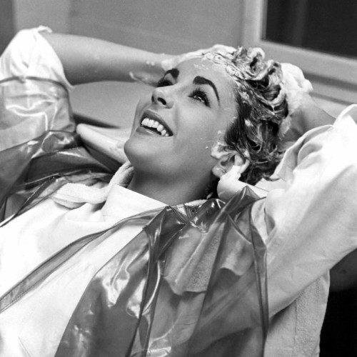 How many times a week should you REALLY wash your hair?