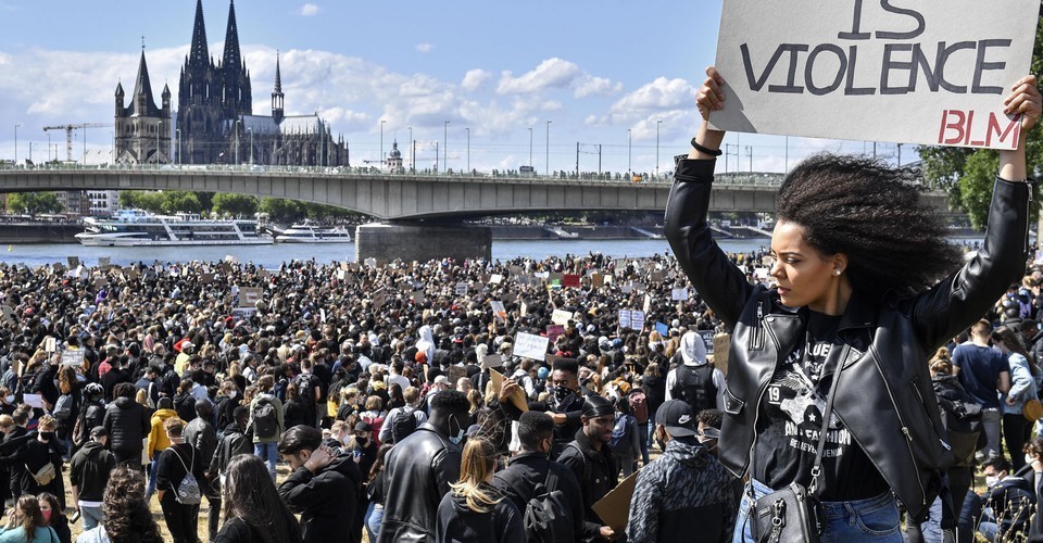 Images From a Worldwide Protest Movement