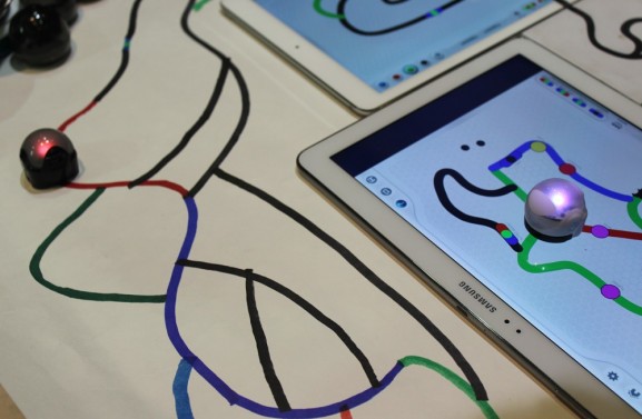 The tiny Ozobot robot can teach young kids programming