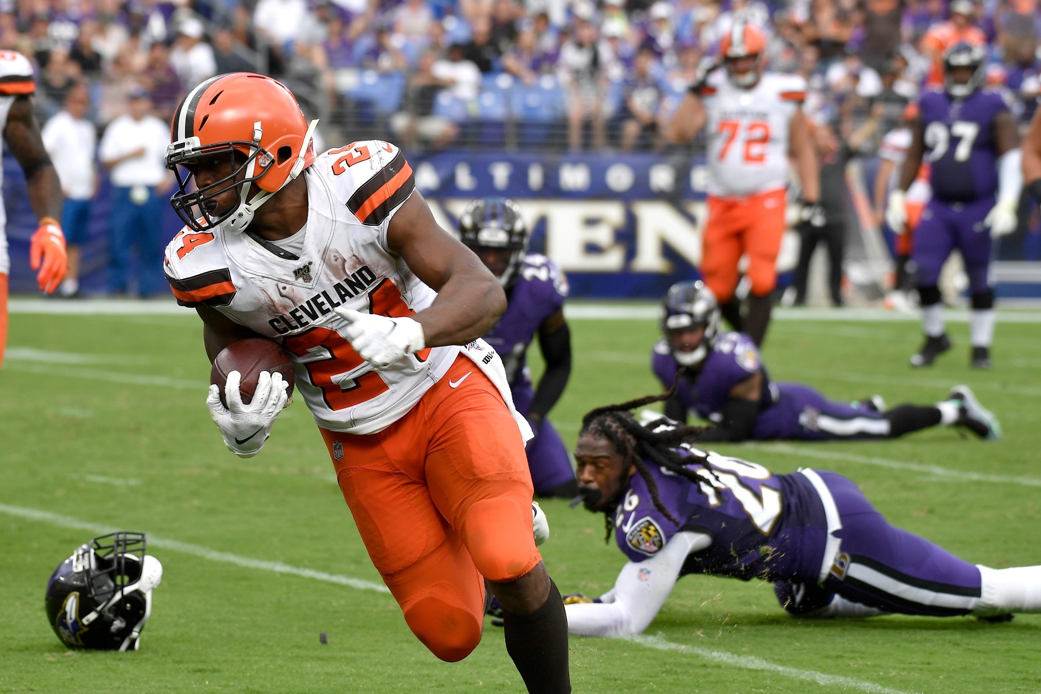 Bucs Shock Rams, Browns Stun Ravens