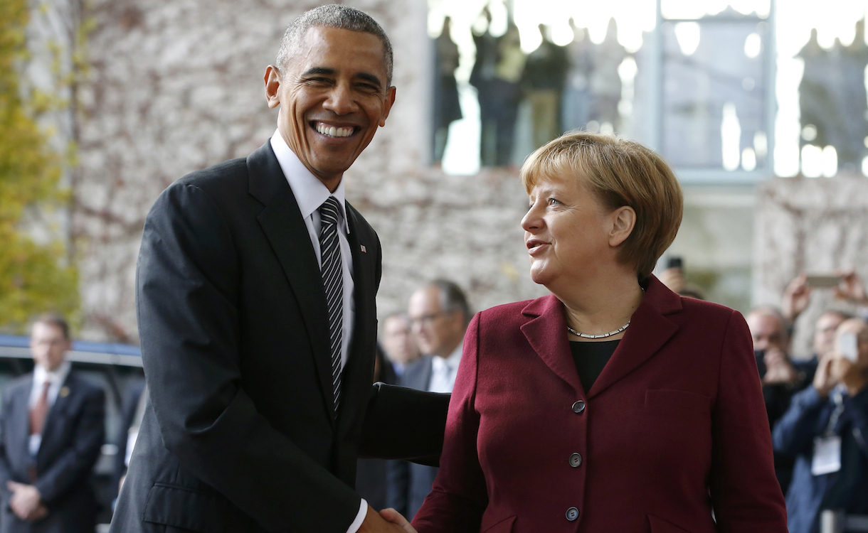 U.S. President Barack Obama is welcomed by German Chancellor Angela Merkel upon his arrival at the chancellery in Berlin, Germany, November 18, 2016. REUTERS/Fabrizio Bensch